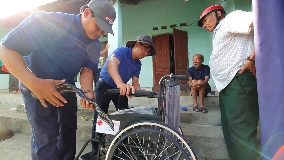 Làm đôi chân cho người què cụt…