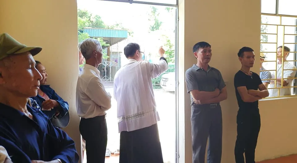 TRAO NHÀ CHO GIA ĐÌNH EM NGUYỄN VĂN CÔNG