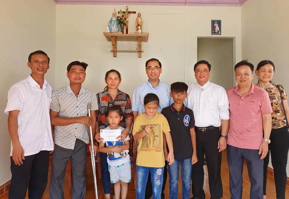 TRAO NHÀ TÌNH THƯƠNG CHO GIA ĐÌNH ANH NGUYỄN VĂN HÙNG