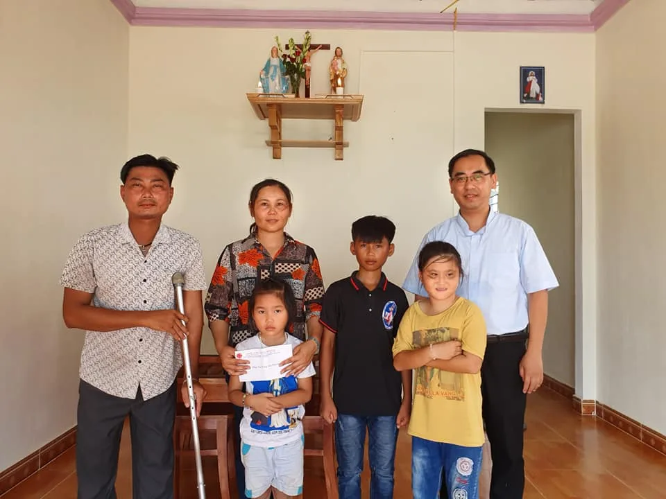 TRAO NHÀ TÌNH THƯƠNG CHO GIA ĐÌNH ANH NGUYỄN VĂN HÙNG