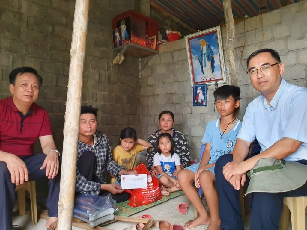TRAO NHÀ TÌNH THƯƠNG CHO GIA ĐÌNH ANH NGUYỄN VĂN HÙNG