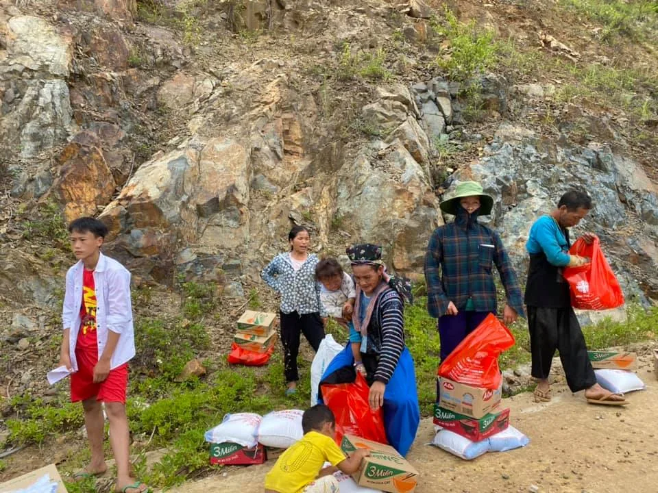 Xin tri ân quý ân nhân của Hội Bác Ái Ilazaro đã tài trợ chuyến đi trao quà cho bà con dân tộc H’Mong tại hai xã Mường Lý và Pù Nhi thuộc huyện Mường Lát, tỉnh Thanh Hoá.