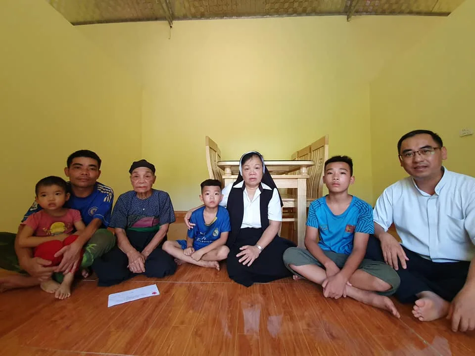 TRAO NHÀ TÌNH THƯƠNG CHO GIA ĐÌNH BÀ LÊ THỊ THANH
