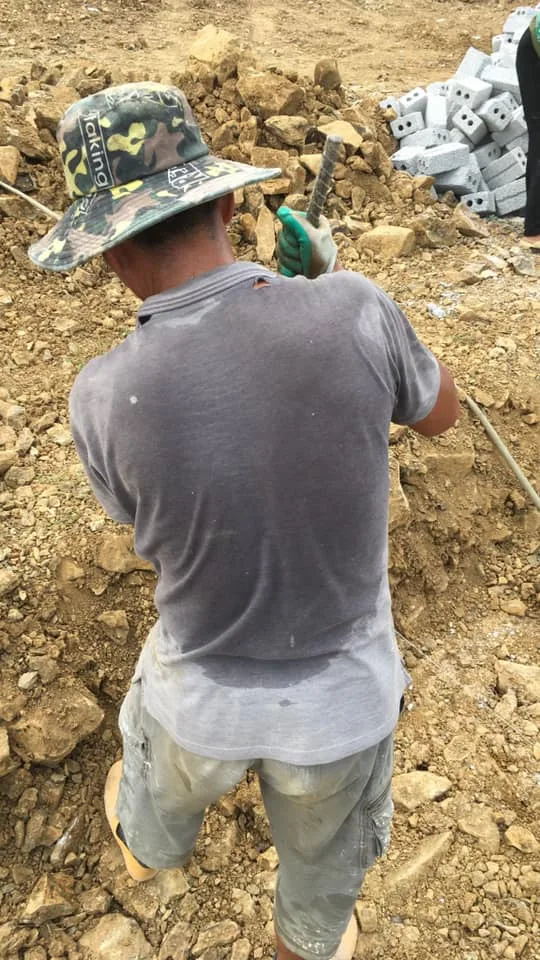 MỘT VÀI HÌNH ẢNH TỔ THỢ CARITAS THANH HOÁ ĐANG XÂY NHÀ TÌNH THƯƠNG CHO DÂN CHÀI CỰ KHÁNH TẠI XÃ ĐỊNH CÔNG, HUYỆN YÊN ĐỊNH, TỈNH THANH HOÁ