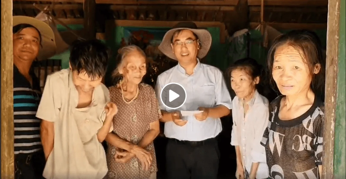 Thăm bốn mẹ con bà Nhật. Cảm ơn các nhà hảo tâm đã giúp đỡ mẹ con bà.