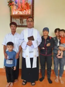 TRAO NHÀ TÌNH THƯƠNG CHO GIA ĐÌNH ÔNG LÊ VĂN CHUNG