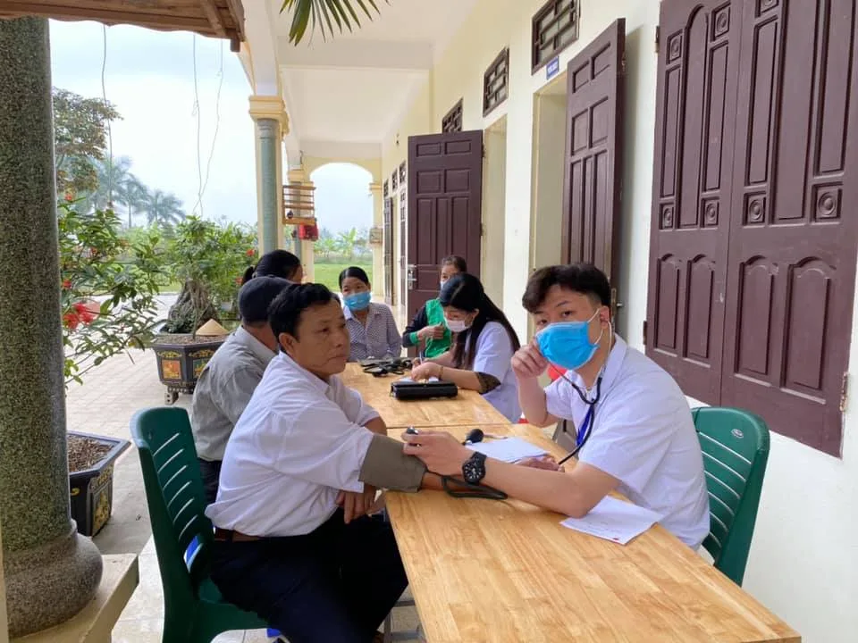 KHÁM BỆNH VÀ PHÁT THUỐC MIỄN PHÍ TẠI GIÁO XỨ NGỌC LẪM