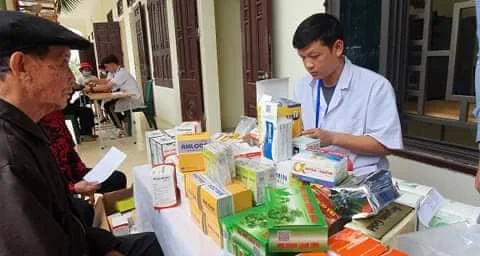 KHÁM BỆNH VÀ PHÁT THUỐC MIỄN PHÍ TẠI GIÁO XỨ NGỌC LẪM