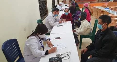 KHÁM BỆNH VÀ PHÁT THUỐC MIỄN PHÍ TẠI GIÁO XỨ NGỌC LẪM