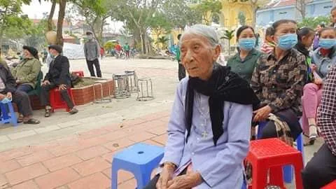 KHÁM BỆNH VÀ PHÁT THUỐC MIỄN PHÍ TẠI GIÁO XỨ NGỌC LẪM