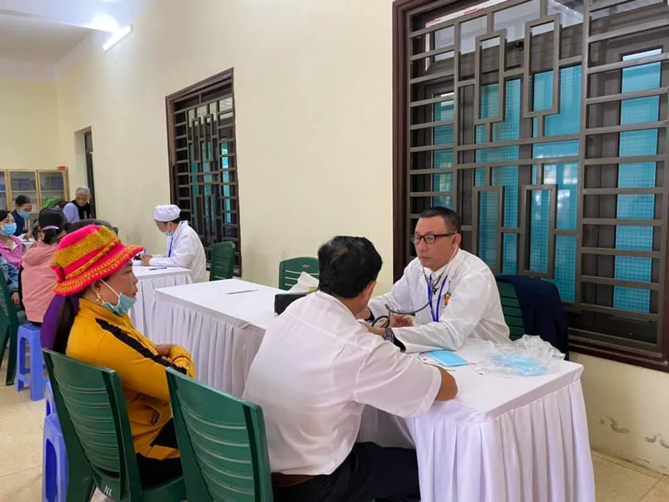 KHÁM BỆNH VÀ PHÁT THUỐC MIỄN PHÍ TẠI GIÁO XỨ NGỌC LẪM
