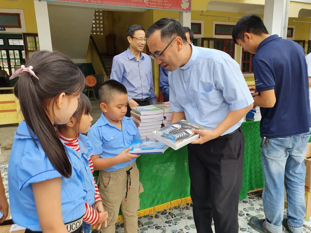 TRONG MƯA LŨ CARITAS THANH HOÁ VẪN LUÔN NHỚ TỚI CÁC EM