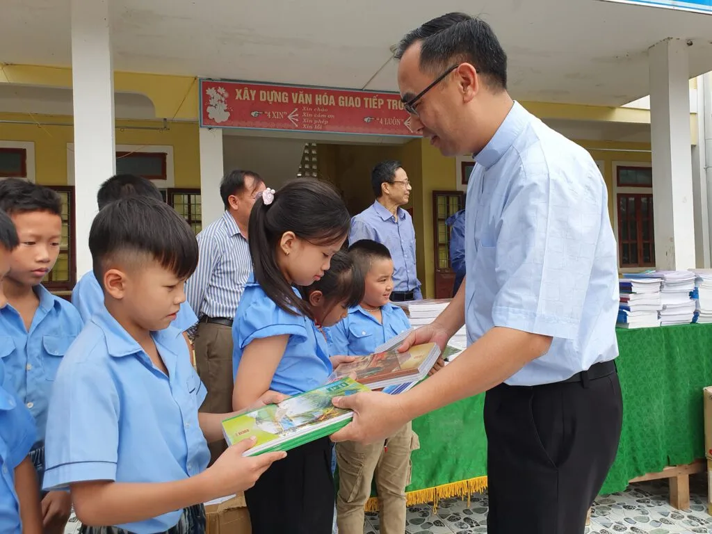 TRONG MƯA LŨ CARITAS THANH HOÁ VẪN LUÔN NHỚ TỚI CÁC EM