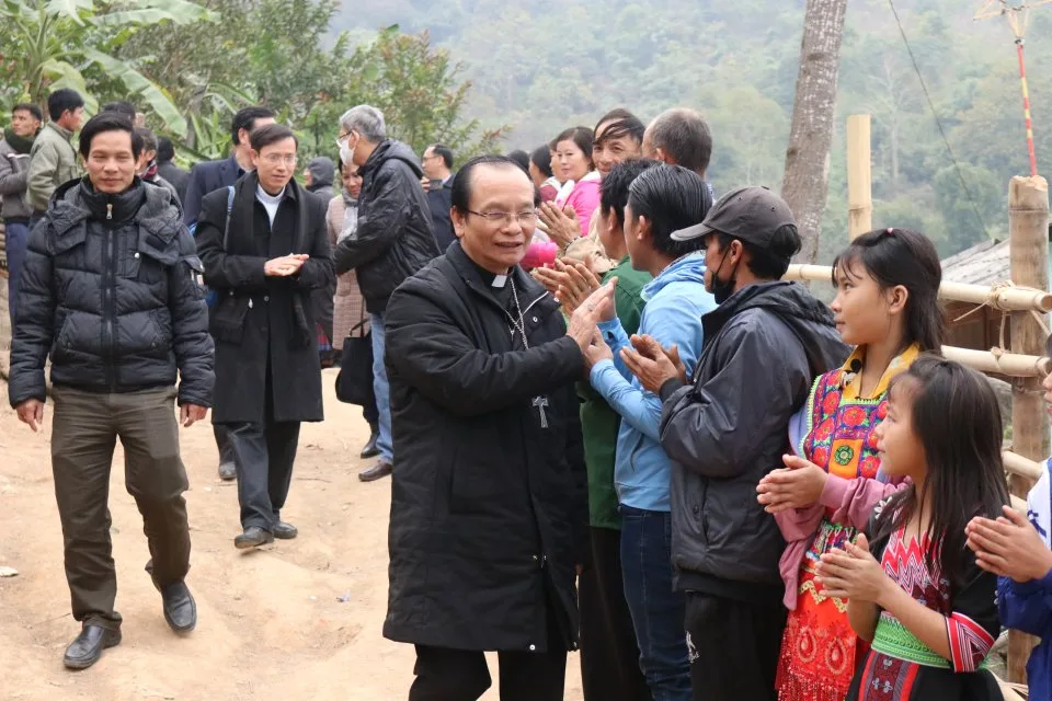 Đức cha Giuse và phái đoàn GP Thanh Hóa thăm viếng mục vụ tại Mường Lát (giáp vùng biên giới Lào) — 15-16.01.2021