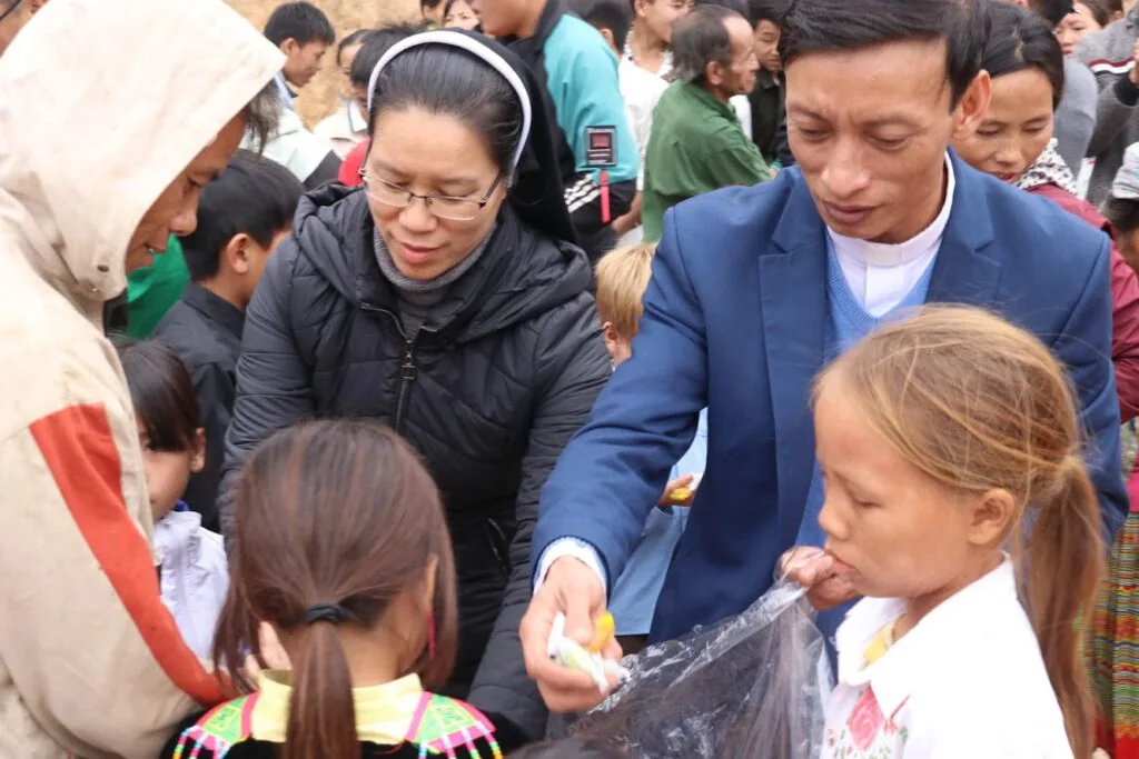 Đức cha Giuse và phái đoàn GP Thanh Hóa thăm viếng mục vụ tại Mường Lát (giáp vùng biên giới Lào) — 15-16.01.2021