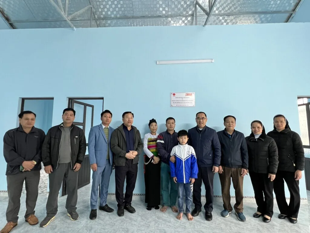 TRAO NHÀ TÌNH THƯƠNG CHO GIA ĐÌNH CHỊ PHẠM THỊ GIANG, XÃ PHÚC THỊNH, HUYỆN NGỌC LẶC, TỈNH THANH HOÁ