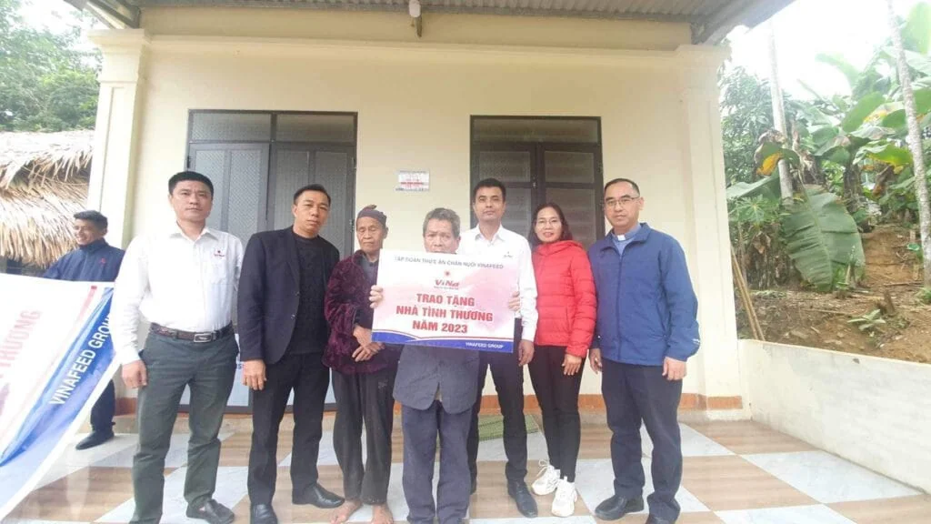 NHỮNG CĂN NHÀ TRONG MƠ CỦA CÁC GIA ĐÌNH DÂN TỘC VÀ DÂN CHÀI