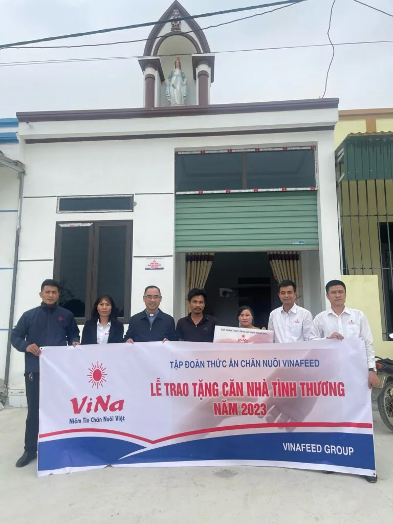 NHỮNG CĂN NHÀ TRONG MƠ CỦA CÁC GIA ĐÌNH DÂN TỘC VÀ DÂN CHÀI