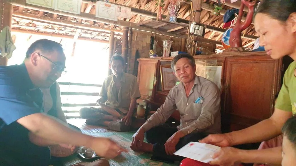 NHỮNG CĂN NHÀ TRONG MƠ CỦA CÁC GIA ĐÌNH DÂN TỘC VÀ DÂN CHÀI