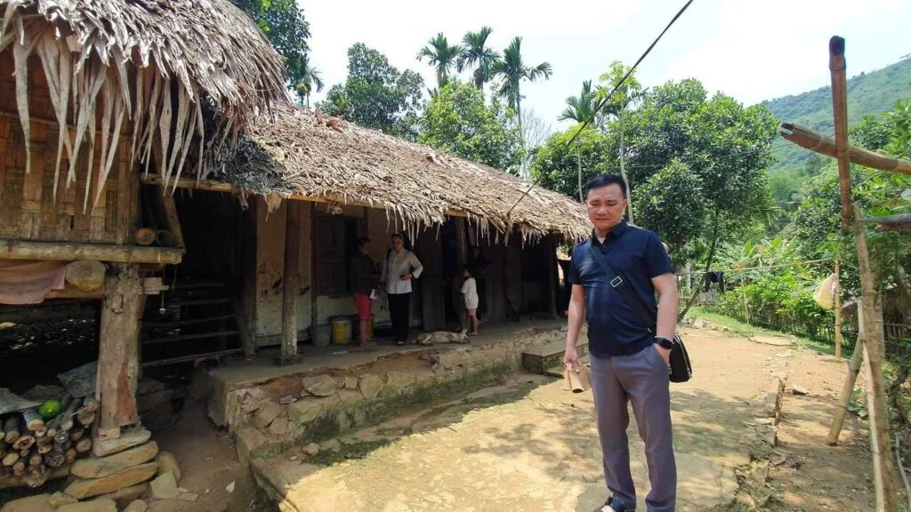 NHỮNG CĂN NHÀ TRONG MƠ CỦA CÁC GIA ĐÌNH DÂN TỘC VÀ DÂN CHÀI