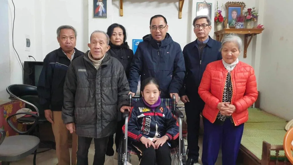 TRAO NHỮNG MÓN QUÀ TẾT THẬT Ý NGHĨA CHO NGƯỜI NGHÈO TẠI HUYỆN THỌ XUÂN