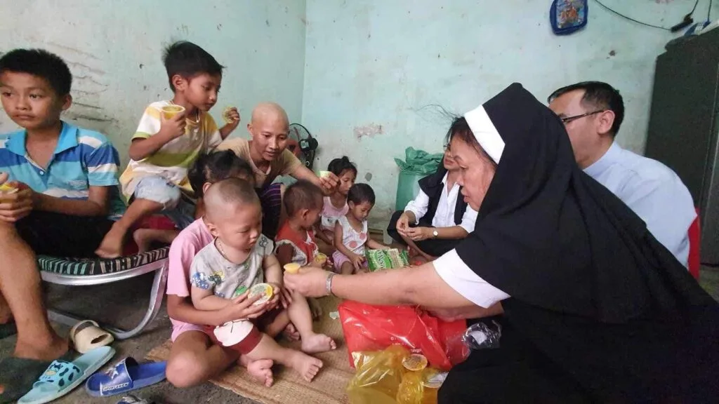 Thăm gia đình chị Tân tại xứ Tam Linh