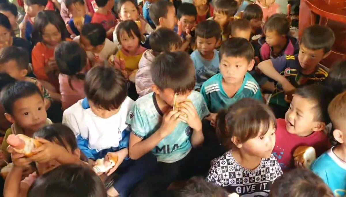 MỘT MIẾNG KHI ĐÓI BẰNG MỘT GÓI KHI NO
