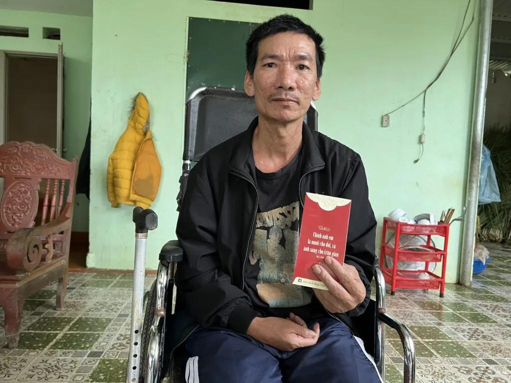 TRAO QUÀ TẾT CHO CÁC GIA ĐÌNH KHÓ KHĂN HUYỆN NÔNG CỐNG