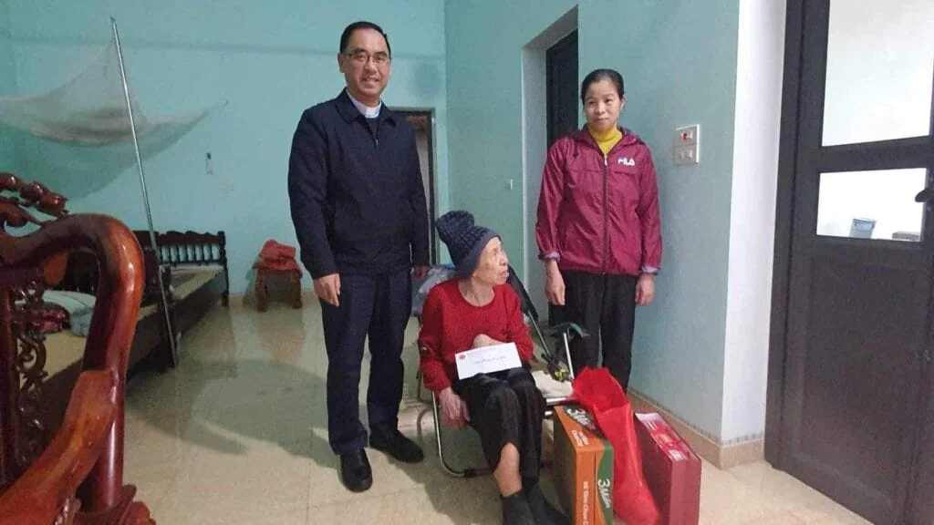 TRAO QUÀ TẾT CHO CÁC GIA ĐÌNH NGHÈO TẠI HUYỆN QUẢNG XƯƠNG, TỈNH THANH HOÁ