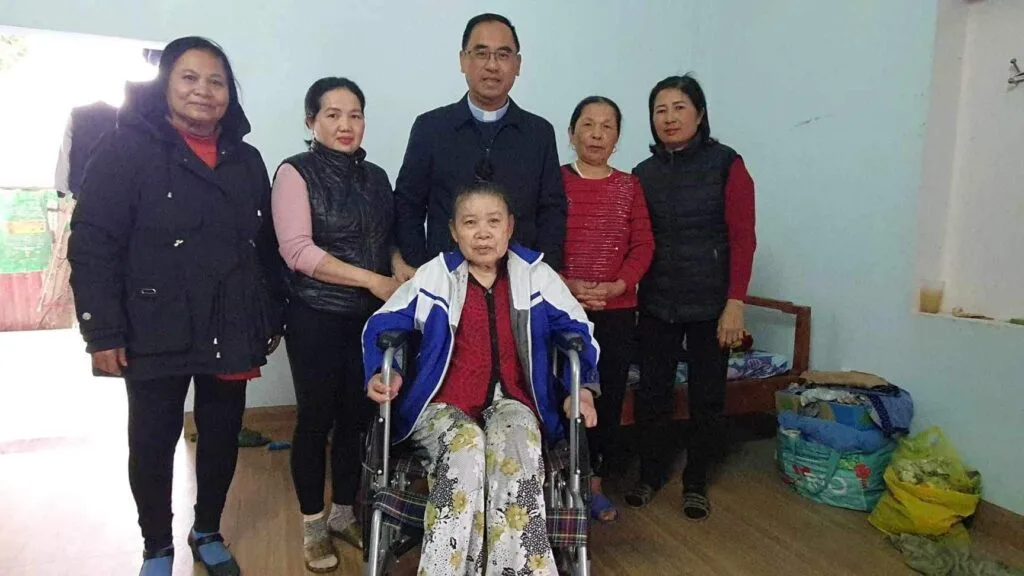 TRAO QUÀ TẾT CHO CÁC GIA ĐÌNH NGHÈO TẠI HUYỆN QUẢNG XƯƠNG, TỈNH THANH HOÁ