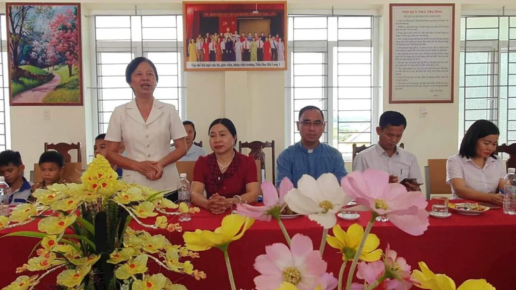 CHẮP CÁNH ƯỚC MƠ CHO CÁC EM HỌC SINH MỒ CÔI VÀ KHUYẾT TẬT TẠI XÃ HÀ LONG, HUYỆN HÀ TRUNG, TỈNH THANH HOÁ