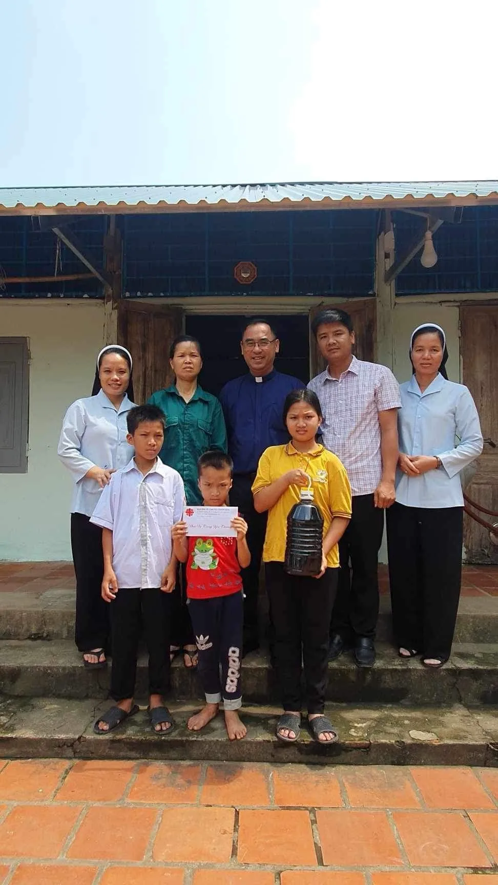 Caritas Thành Hoá Trao Gửi Tình Thương Đến Gia Đình Khó Khăn