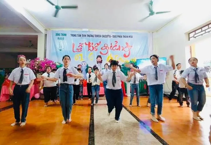 Caritas Thanh Hóa Trao Gửi Yêu Thương Tại Trung Tâm Tình Thương Teresa Calcutta Ba Làng