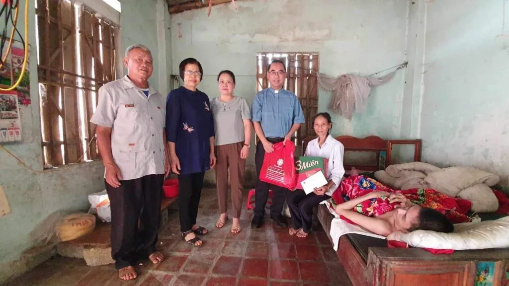 Giúp đỡ gia đình anh Nguyễn Văn Địa – một gia đình “nghèo nhất xã” tại Thạch Cẩm, Thạch Thành, Thanh Hóa