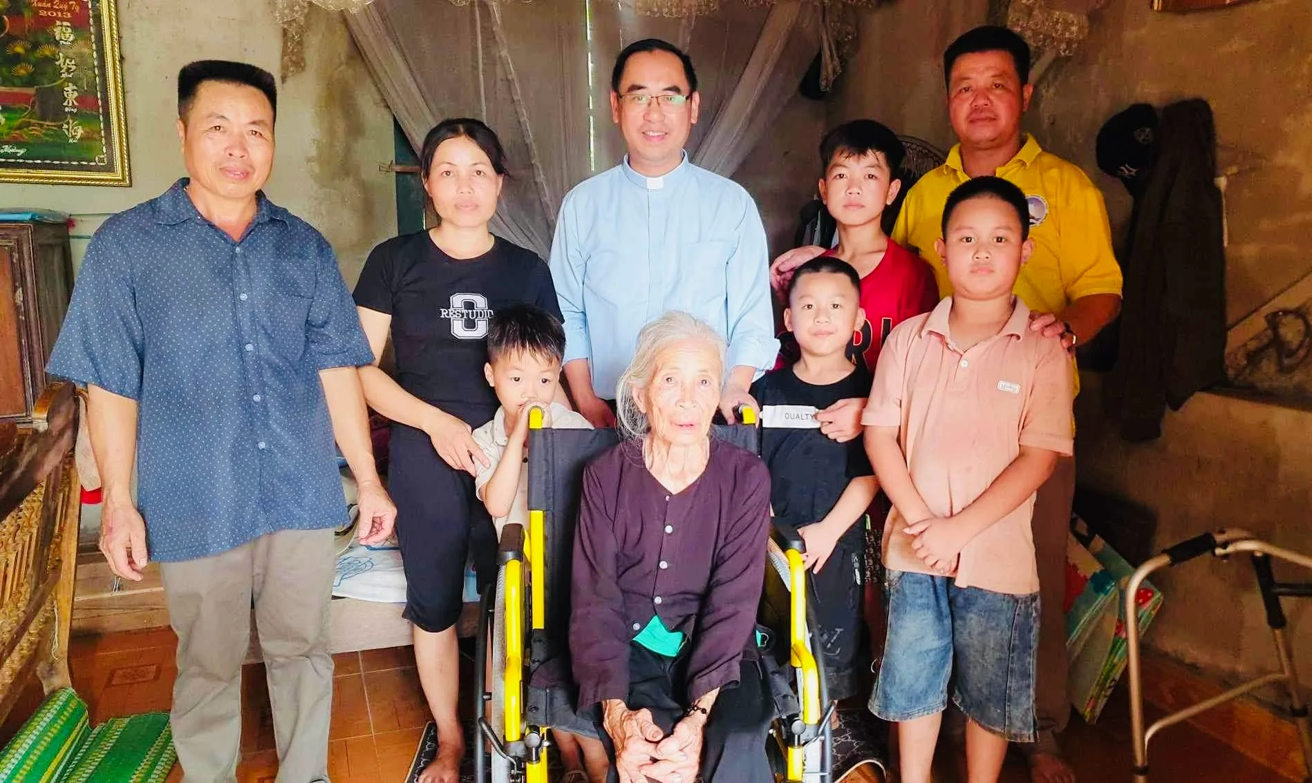 Caritas Thanh Hóa Mang Niềm Vui Tới Những Người Khuyết Tật Tại Giáo Xứ Dương Giao