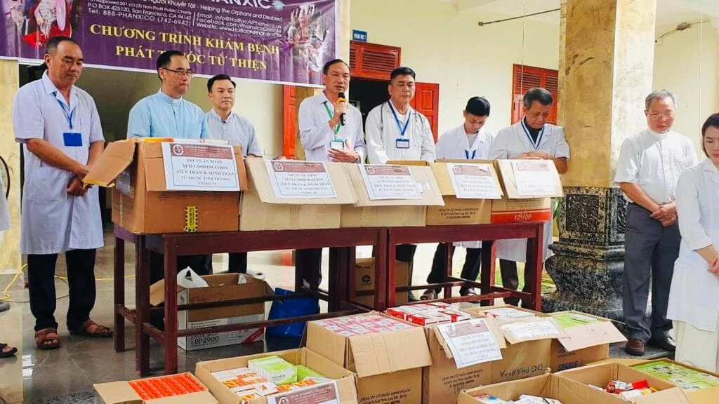Caritas Thanh Hoá và Hội Thầy Thuốc Samaritano Mang Tình Thương Yêu Tới Giáo Xứ Dương Giao
