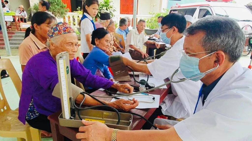 Caritas Thanh Hoá và Hội Thầy Thuốc Samaritano Mang Tình Thương Yêu Tới Giáo Xứ Dương Giao