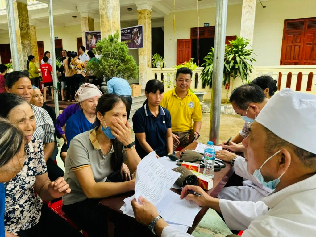 Caritas Thanh Hoá và Hội Thầy Thuốc Samaritano Mang Tình Thương Yêu Tới Giáo Xứ Dương Giao