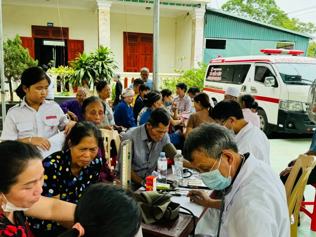 Caritas Thanh Hoá và Hội Thầy Thuốc Samaritano Mang Tình Thương Yêu Tới Giáo Xứ Dương Giao