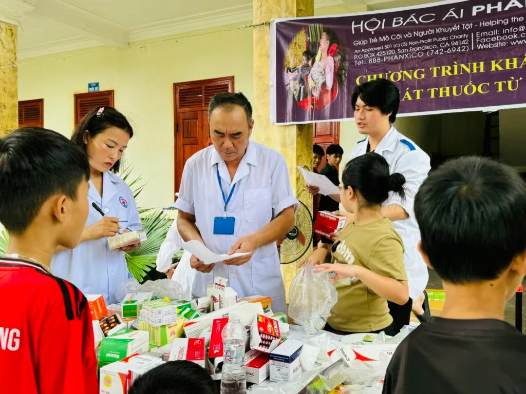 Caritas Thanh Hoá và Hội Thầy Thuốc Samaritano Mang Tình Thương Yêu Tới Giáo Xứ Dương Giao