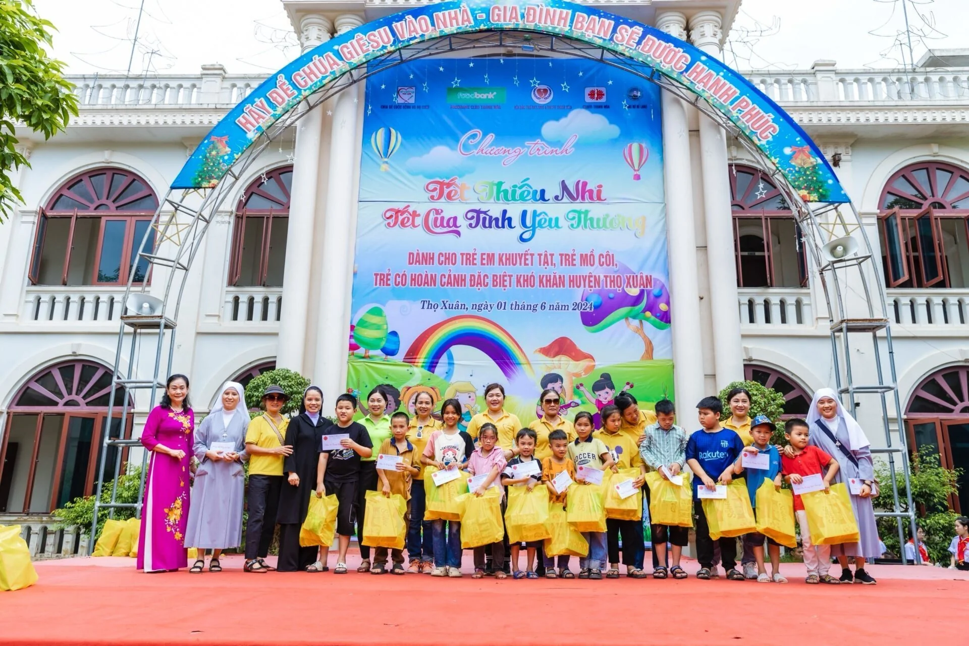 Tết Thiếu Nhi – Tết Của Tình Yêu Thương Dành Cho Các Em Nhỏ Bất Hạnh Tại Huyện Thọ Xuân