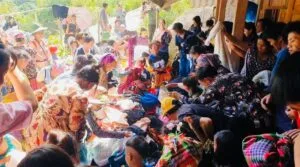 Chia sẻ yêu thương, lan tỏa nghĩa tình: Caritas Thanh Hoá trao tặng quần áo cho bà con nghèo vùng cao