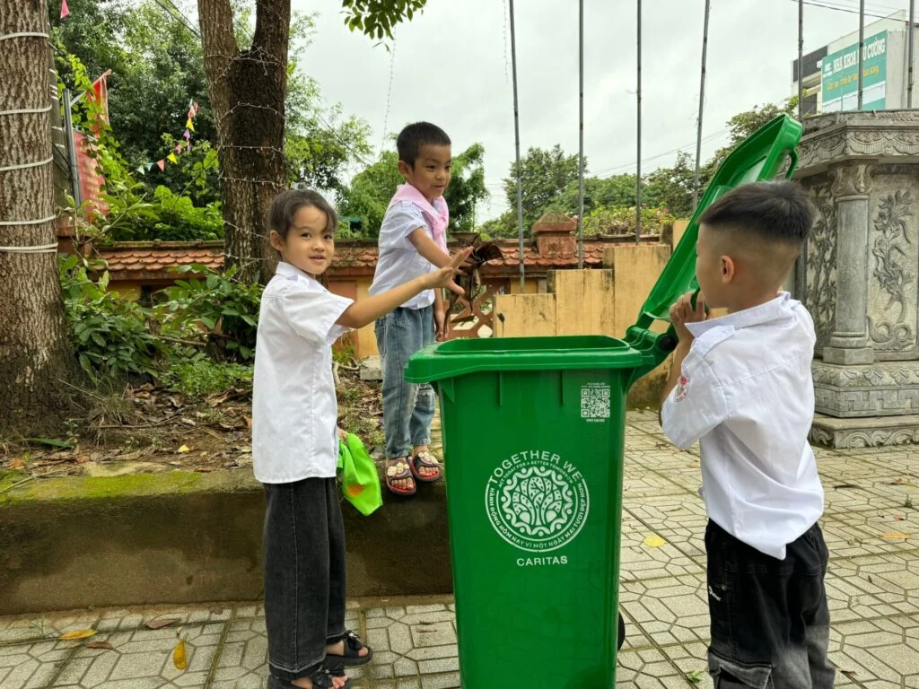 Buổi lễ phát động phong trào bảo vệ môi trường tại giáo xứ Phúc Địa, giáo phận Thanh Hóa: Nỗ lực chung tay bảo vệ ngôi nhà chung