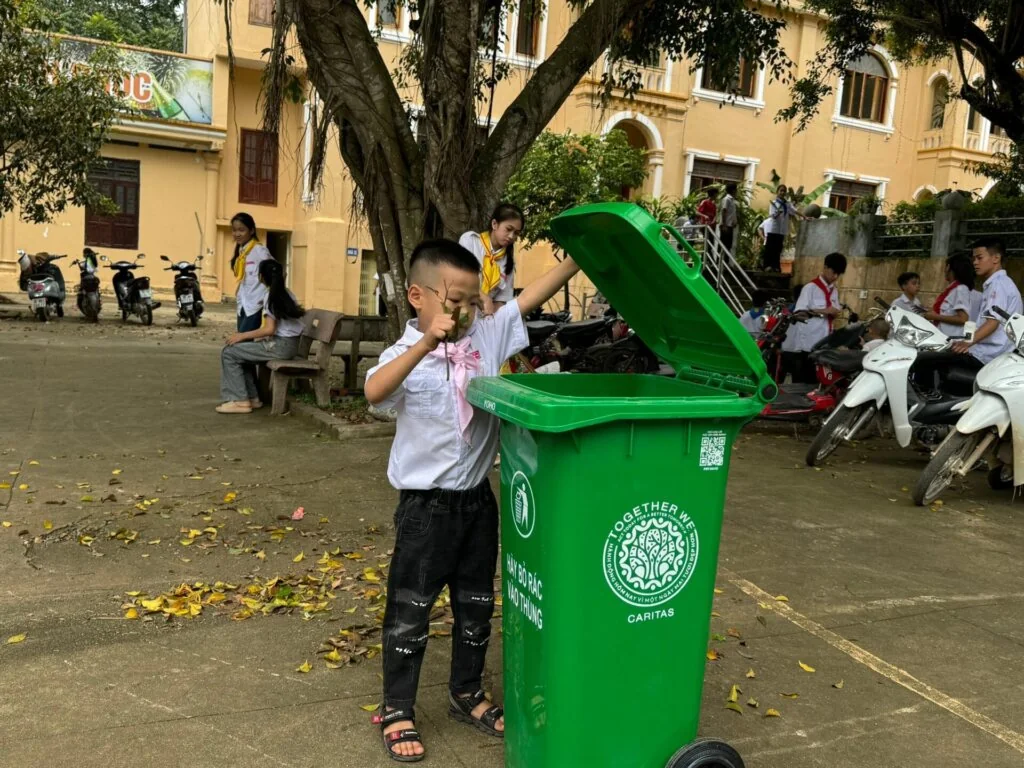 Buổi lễ phát động phong trào bảo vệ môi trường tại giáo xứ Phúc Địa, giáo phận Thanh Hóa: Nỗ lực chung tay bảo vệ ngôi nhà chung