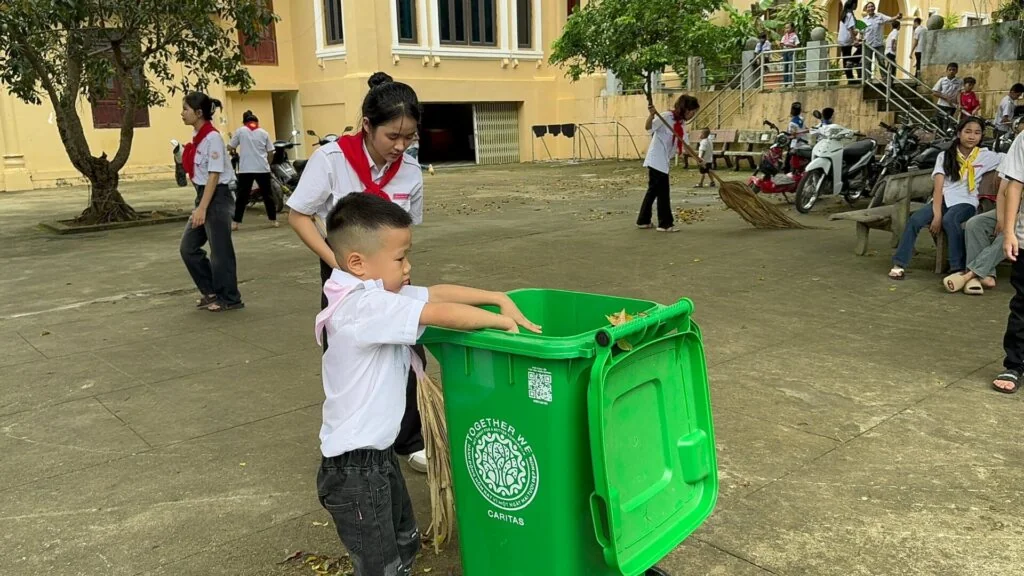 Buổi lễ phát động phong trào bảo vệ môi trường tại giáo xứ Phúc Địa, giáo phận Thanh Hóa: Nỗ lực chung tay bảo vệ ngôi nhà chung
