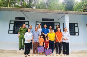 Caritas Thanh Hóa trao tặng nhà tình thương cho gia đình ông Lê Văn Dậu