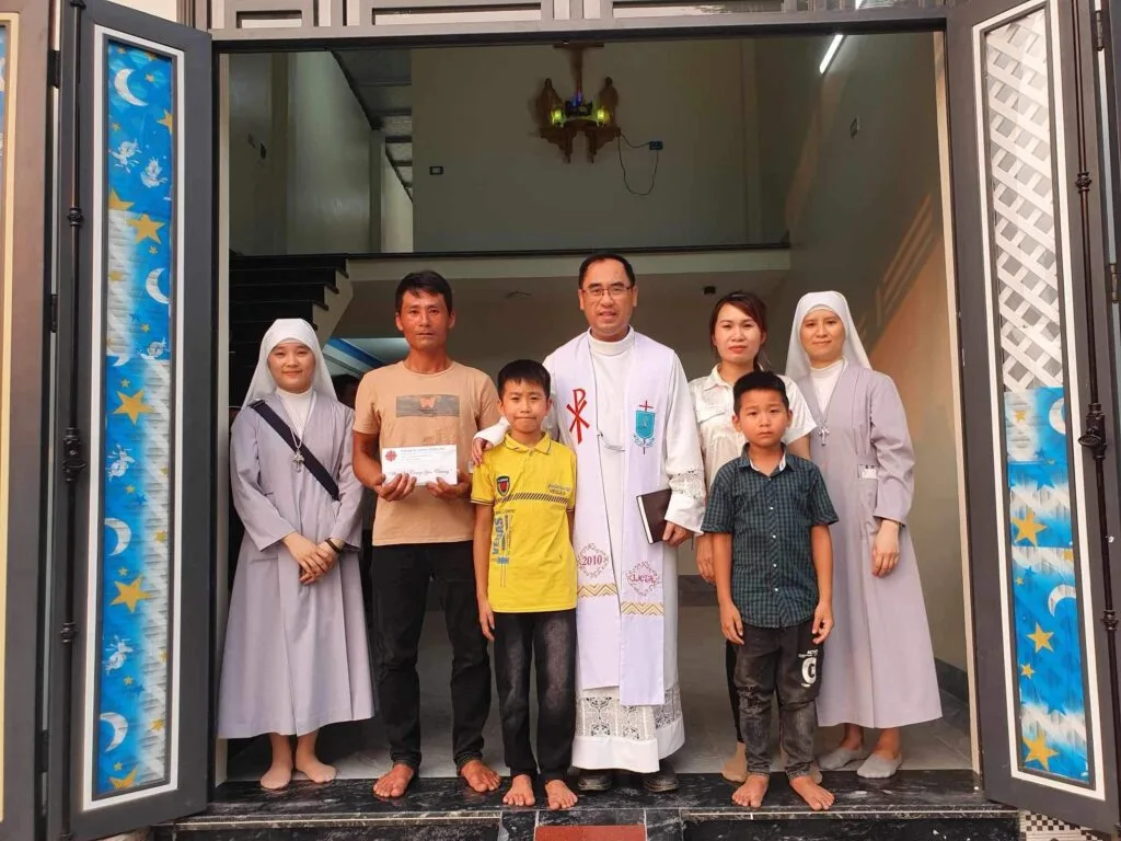 Mái ấm mới cho gia đình dân chài sau bao năm lênh đênh trên sông nước