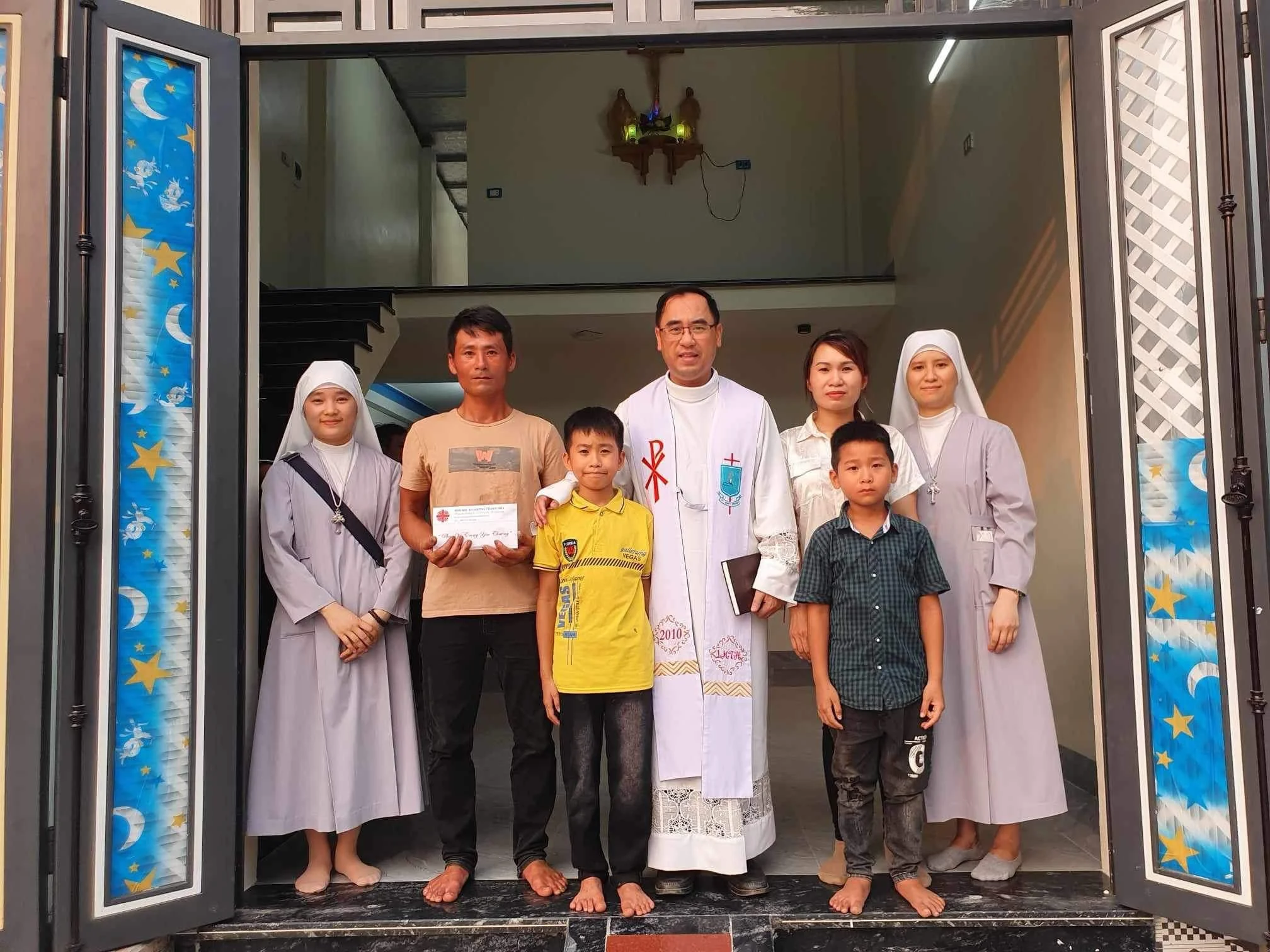 Mái ấm mới cho gia đình dân chài sau bao năm lênh đênh trên sông nước
