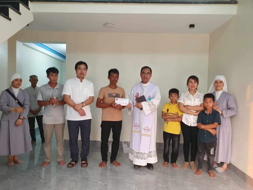 Mái ấm mới cho gia đình dân chài sau bao năm lênh đênh trên sông nước