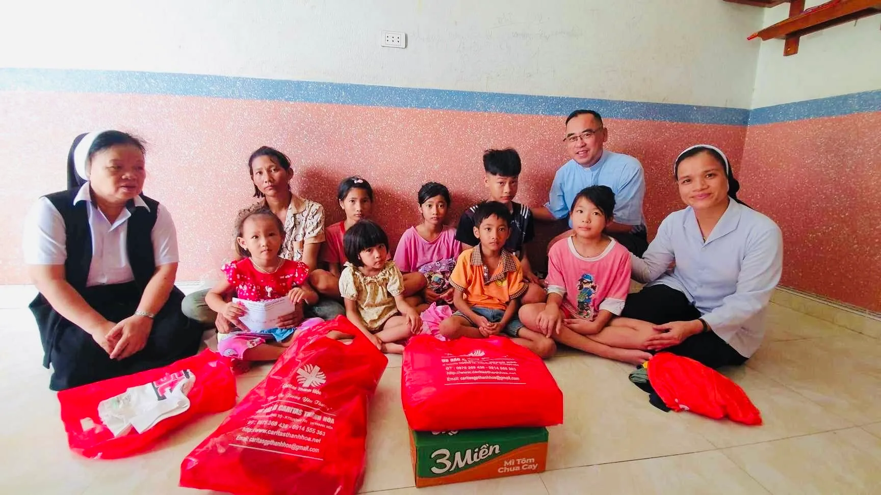 Caritas Thanh Hóa Mang Yêu Thương Đến Những Mảnh Đời Khó Khăn Tại Nga Sơn